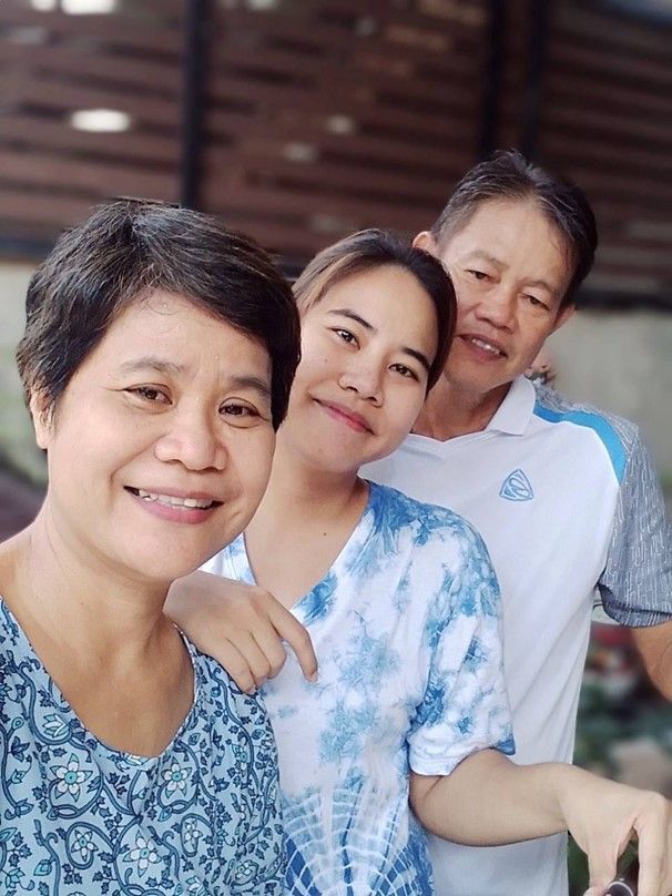 Yaowarat Sittipooprasert and Family