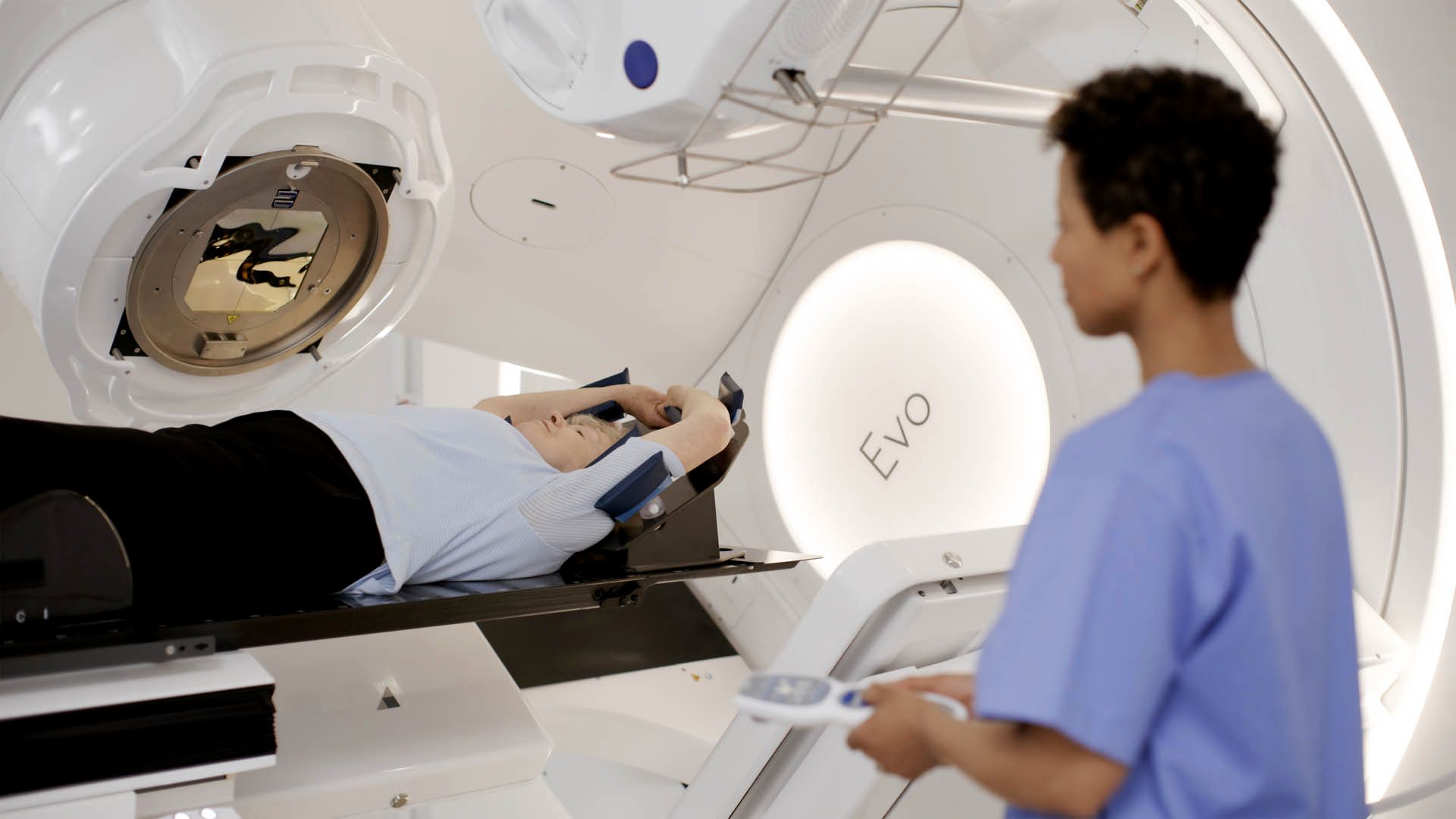 Elekta Evo Gantry Rotation Over Patient