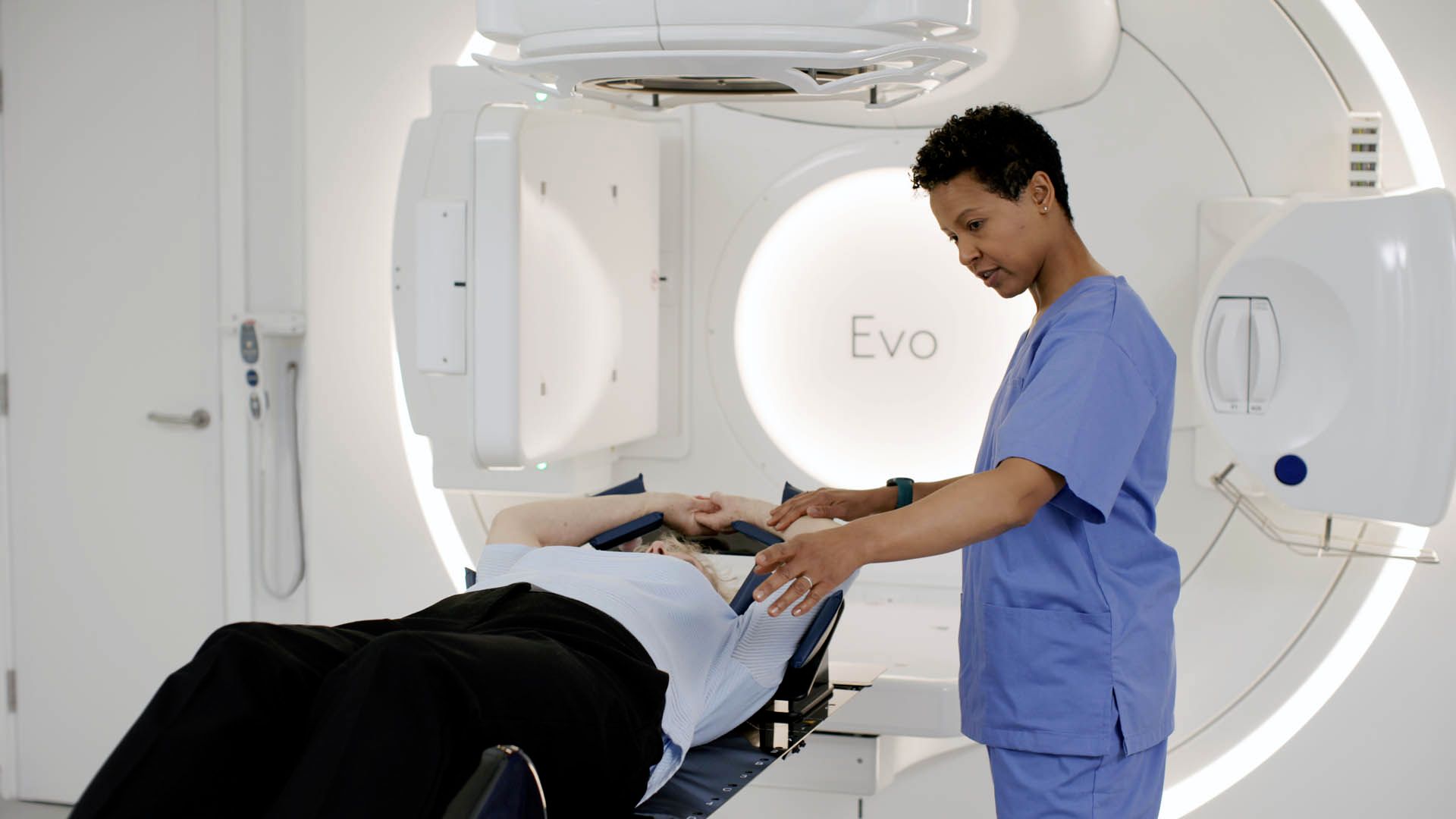 Elekta Evo Patient Set up With Female Rtt