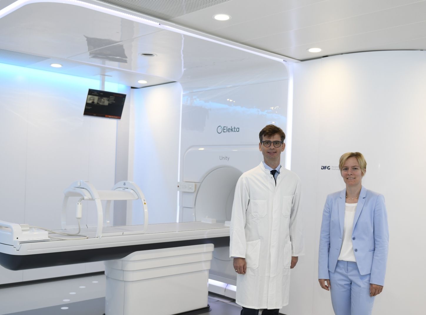 Professor Dr Daniel Zips, Medical Director, CCC Tübingen-Stuttgart and Professor Daniela Thowarth, chair of the research section Biomedical Physics at the Department of Radiation Oncology Tübingen