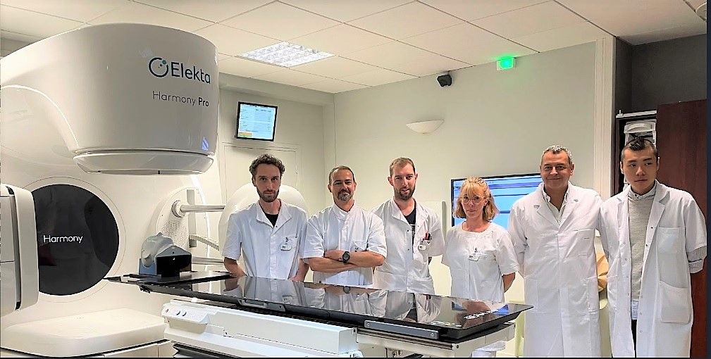 The Clermont-Ferrand team with their Harmony Pro linac