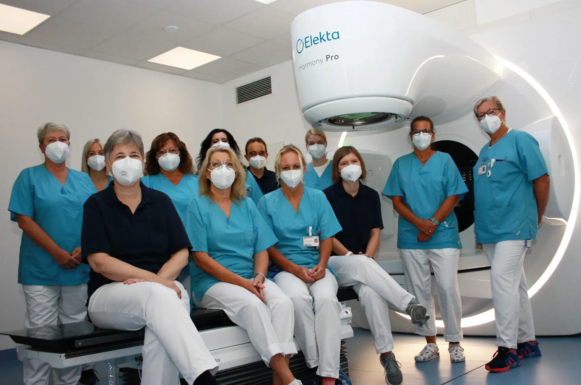Members of the radiotherapy treatment team at Lungenklinik Hemer in Germany
